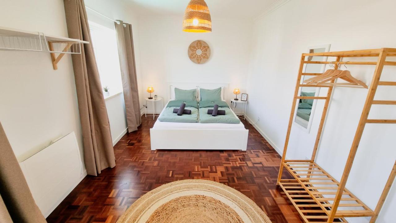Tika Surf Camp Ericeira Hotel Carvoeira Esterno foto